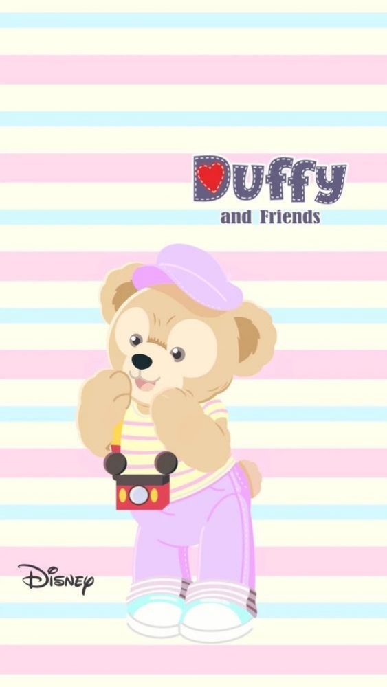达菲熊其实是米妮做给米奇的礼物，原本只是一只普通的泰迪熊，后来被施了魔法才变成了一只有生命的小熊。雪莉玫的头上戴着可爱的蝴蝶结，她是米妮为了达菲熊而做出的朋友喔！