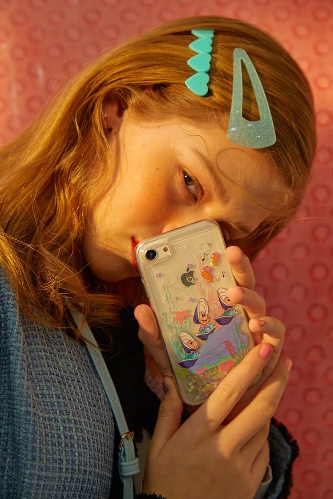 IU、泫雅都在用！可爱到冒泡的「迪士尼手机壳」，韩妞超夯牌「HIGH CHEEKS」你一定要认识！