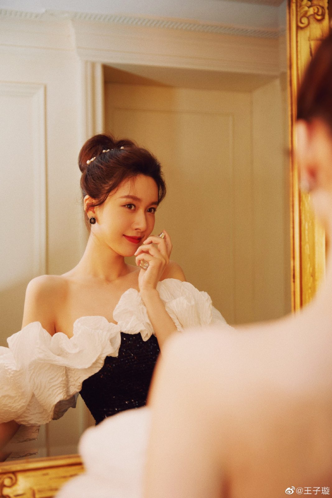 5件事带你认识《而你刚好发光》王子璇:《温暖的弦》“小温暖”打开知名度、曾和黄圣池传过绯闻!