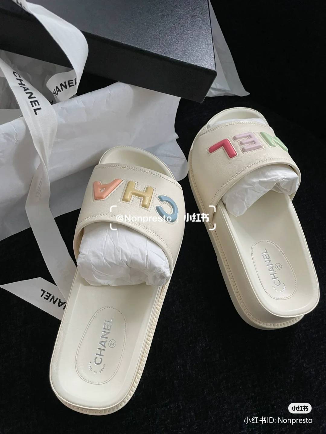 Chanel 2022春夏凉鞋,让人超心动的精品凉鞋魅力,可爱糖果配色点亮整个夏天!