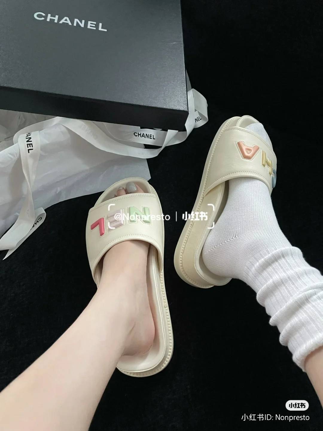 Chanel 2022春夏凉鞋,让人超心动的精品凉鞋魅力,可爱糖果配色点亮整个夏天!