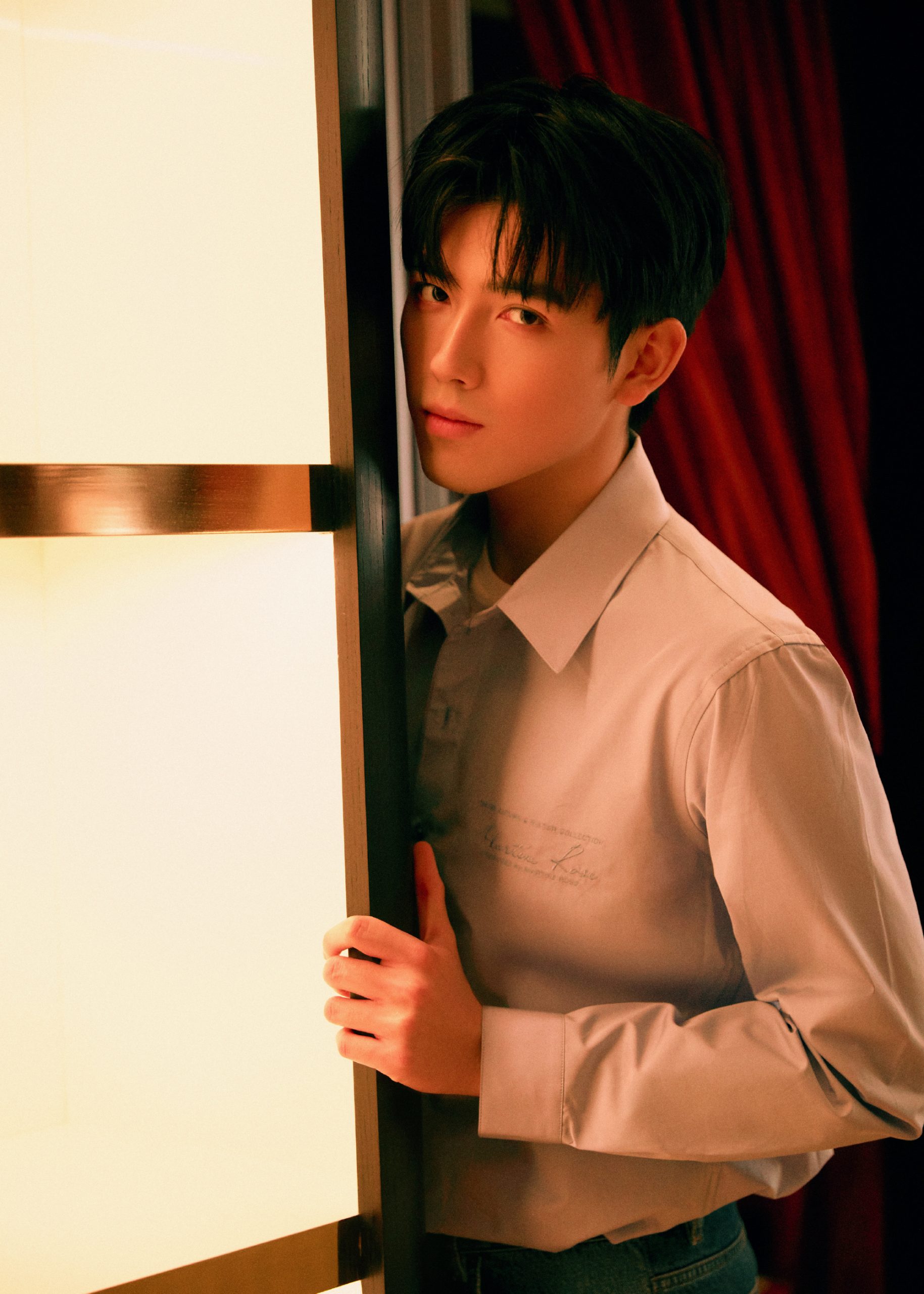 坏男人最令人爱！盘点华语圈11位「痞帅男神」：叛逆型陈飞宇、轻狂型王鹤棣、禁欲型黄宗泽，谁住入了你的心？, image size:1829x2560